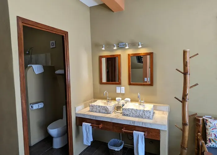 Casa Arcoiris Bed & Breakfast Zihuatanejo