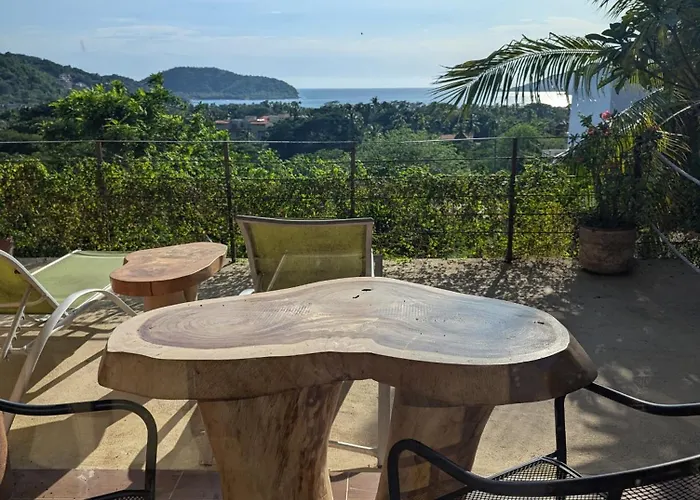 Casa Arcoiris Bed & Breakfast Zihuatanejo