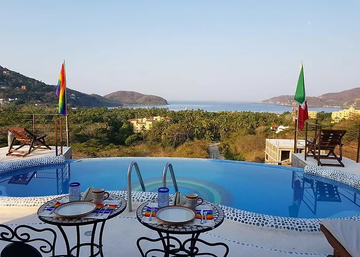 Casa Arcoiris Zihuatanejo